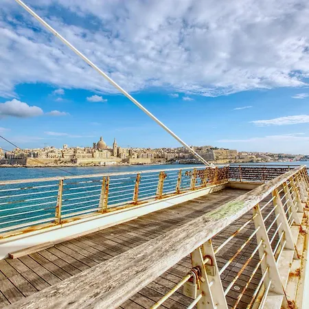 شقة Charming And Bright 2 Bedroom Flat With Creek View Balcony Emag1-1 *