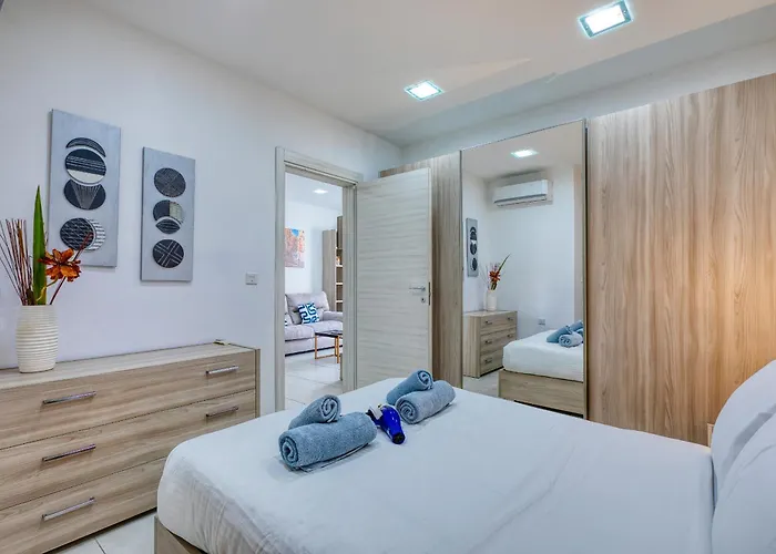 Charming And Bright 2 Bedroom Flat With Creek View Balcony Emag1-1