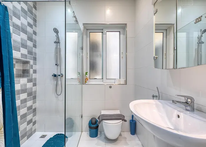 Lägenhet Charming And Bright 2 Bedroom Flat With Creek View Balcony Emag1-1 *