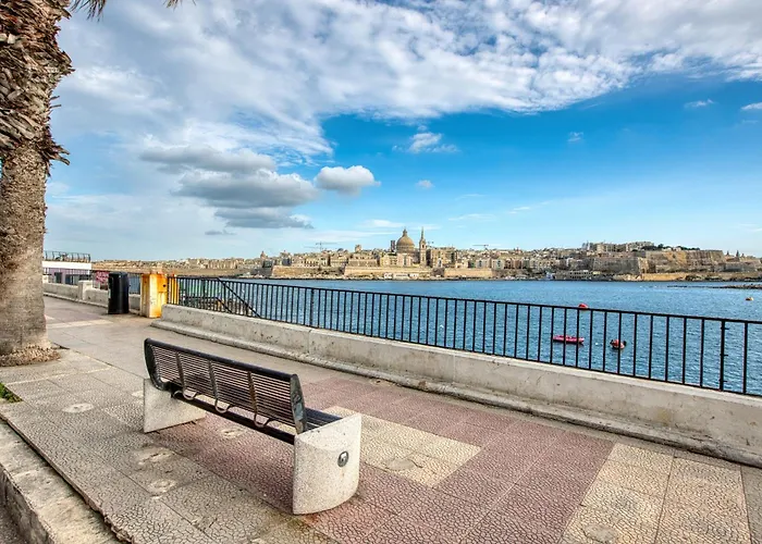 Charming And Bright 2 Bedroom Flat With Creek View Balcony Emag1-1 * Sliema