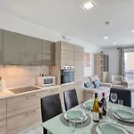 Charming And Bright 2 Bedroom Flat With Creek View Balcony Emag1-1 公寓 *