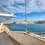 Διαμέρισμα Charming And Bright 2 Bedroom Flat With Creek View Balcony Emag1-1