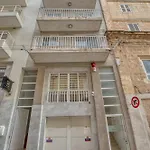 Charming And Bright 2 Bedroom Flat With Creek View Balcony Emag1-1 Διαμέρισμα *