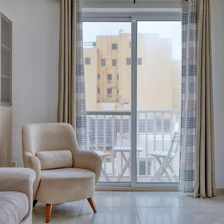 Charming And Bright 2 Bedroom Flat With Creek View Balcony Emag1-1 Sliema
