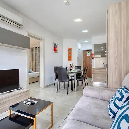 Charming And Bright 2 Bedroom Flat With Creek View Balcony Emag1-1 * Sliema