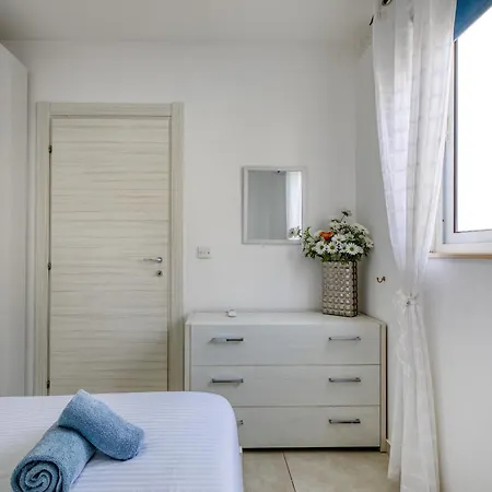 Apartment Charming And Bright 2 Bedroom Flat With Creek View Balcony Emag1-1 *