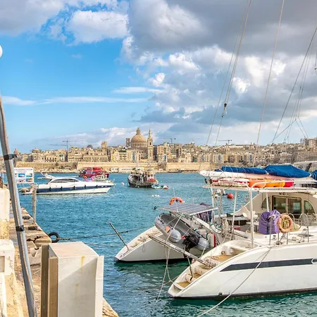 Apartment Charming And Bright 2 Bedroom Flat With Creek View Balcony Emag1-1 *