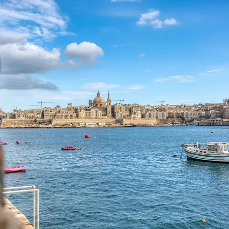 Charming And Bright 2 Bedroom Flat With Creek View Balcony Emag1-1 Sliema