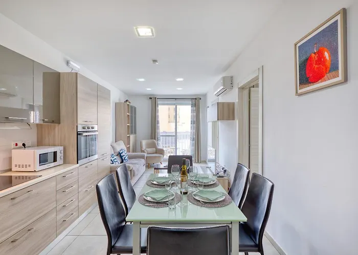 Daire Charming And Bright 2 Bedroom Flat With Creek View Balcony Emag1-1 Sliema