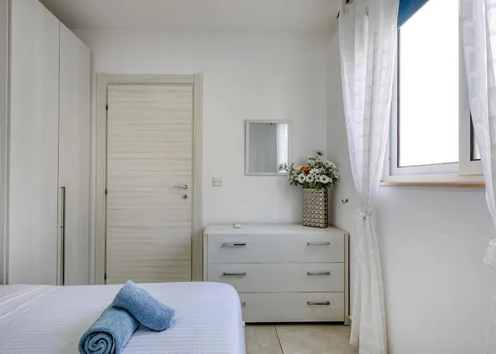 아파트 Charming And Bright 2 Bedroom Flat With Creek View Balcony Emag1-1 *