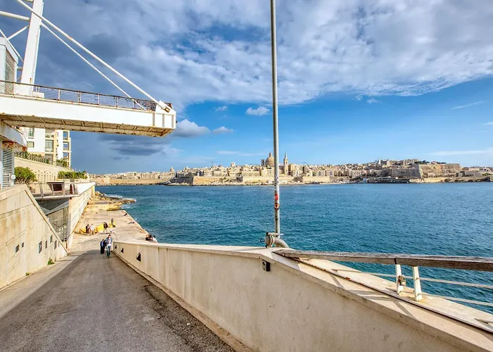 Daire Charming And Bright 2 Bedroom Flat With Creek View Balcony Emag1-1