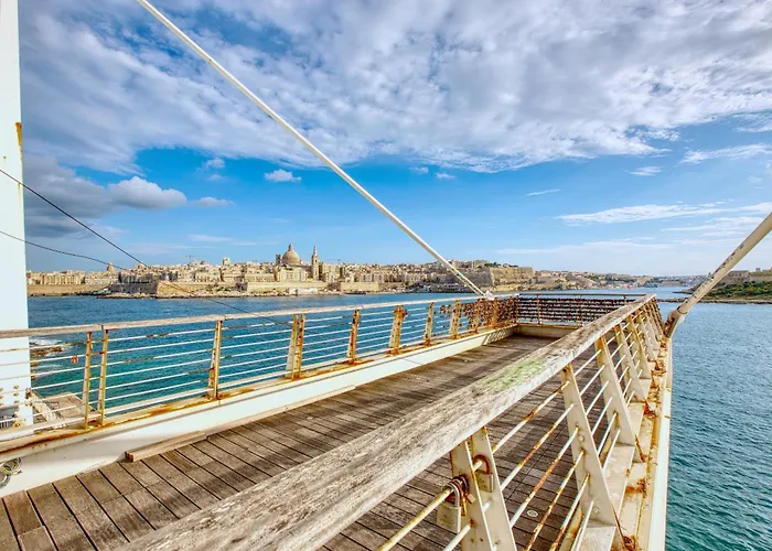 Daire Charming And Bright 2 Bedroom Flat With Creek View Balcony Emag1-1 *